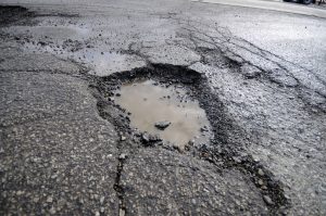 What Pittsburgh Drivers Should Know About Windshield Damage After Pothole Season
